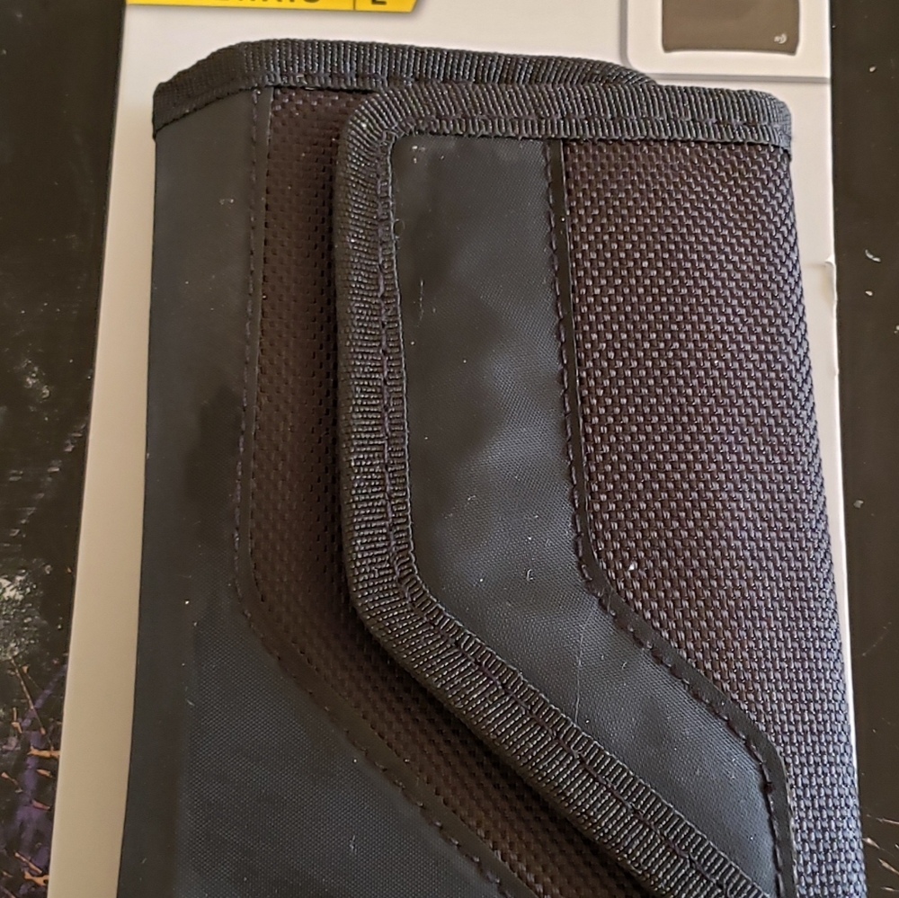 NEW Nite Ize Clip Case sideways L phone case Large